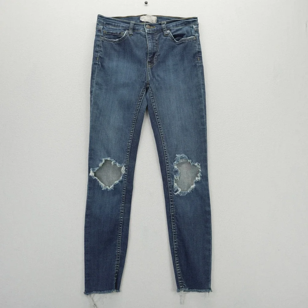 Free People Distressed Skinny Jeans Blue Medium Wash Knee Rip Raw Hem Size 27‎